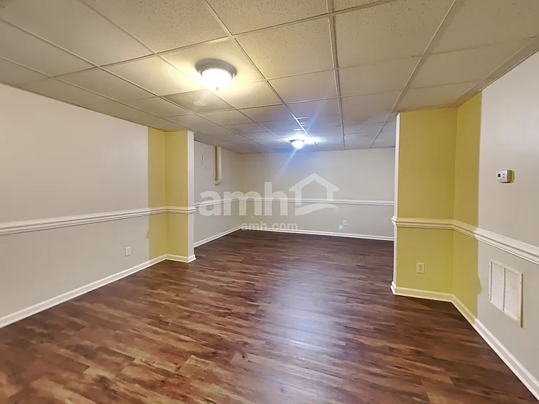 1509 Locomotive Dr NE — Photo 5