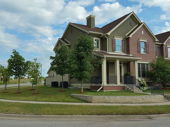 2nd image of 410 S Crescent Way