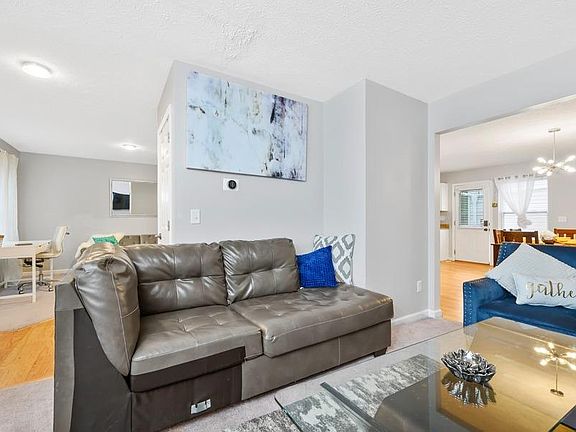 4th image of 1142 Cedar Ave