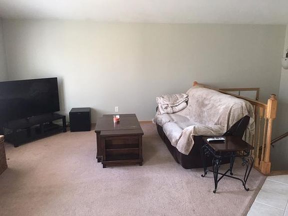 Family Room, open floor plan to eat in kitchen