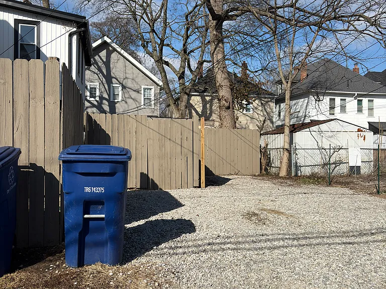 2400 Findley Ave — Photo 9