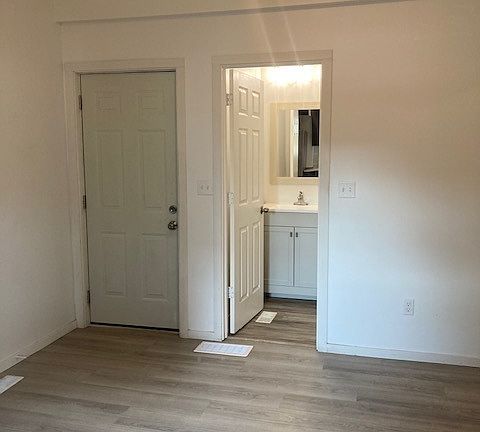 4th image of 412 Church St #3
