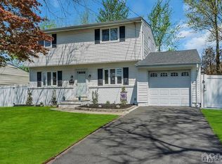 122 Throckmorton Ln, Old Bridge, NJ 08857