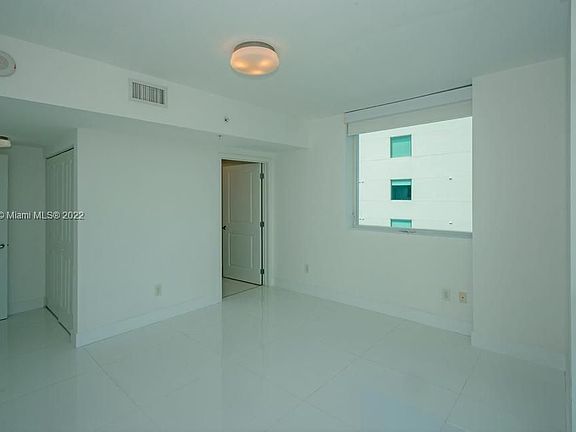 5th image of 400 Sunny Isles Blvd #1905