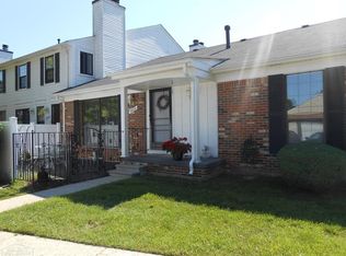 38824 Golfview Dr E, Clinton Township, MI 48038