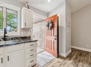 3328 S Vassar Rd, Burton, MI 48519