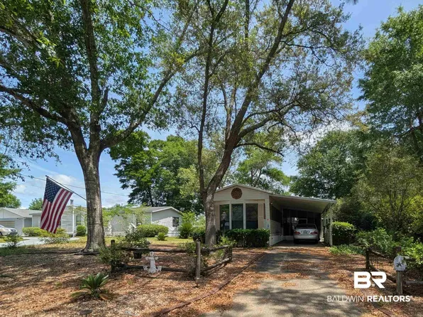 1558 Valencia Dr, Lillian, AL 36549