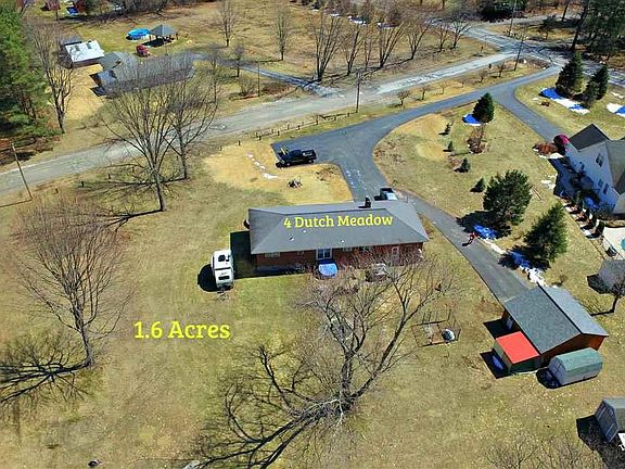 2nd image of 4 Dutch Meadow Ln