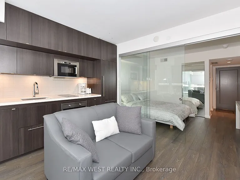 155 Yorkville Ave #1209 — Photo 3