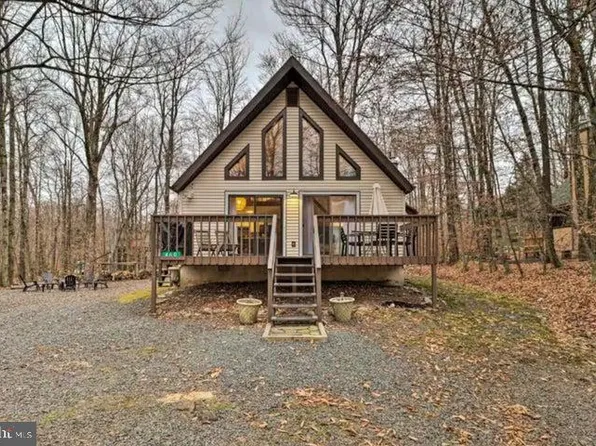 460 Maxatawny Dr, Pocono Lake, PA 18347