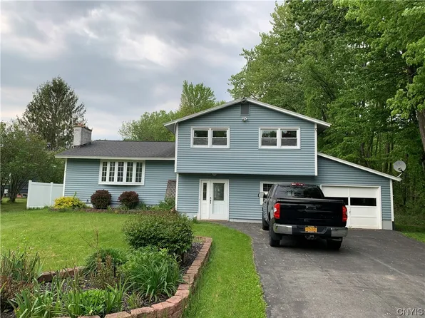 6643 E Taft Rd, East Syracuse, NY 13057