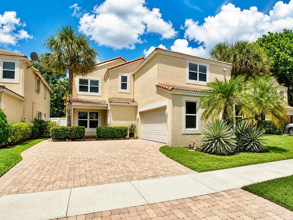 7685 NW 61st Ter