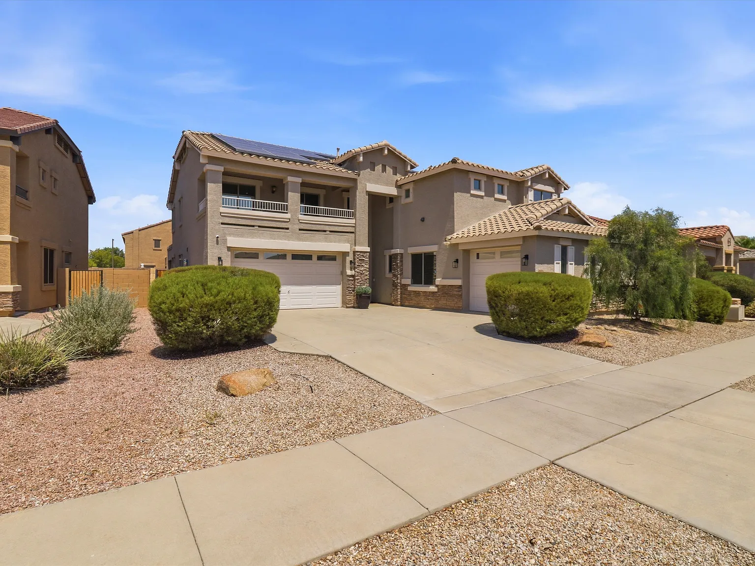 5 bed, 3826 sqft, $6,400 — Photo 1