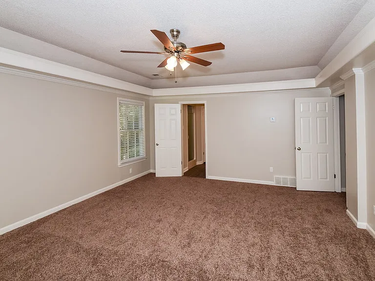 120 Shelley Renee Ln — Photo 10