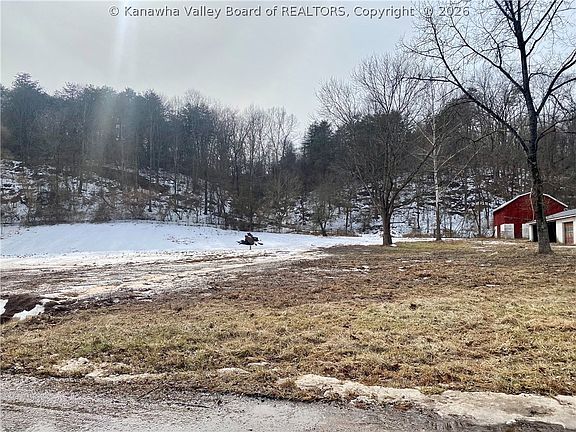 4th image of 309 Hemlock Rd