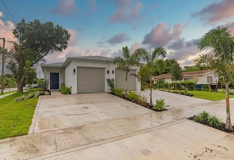 1140 NW 1st Ave — Photo 1
