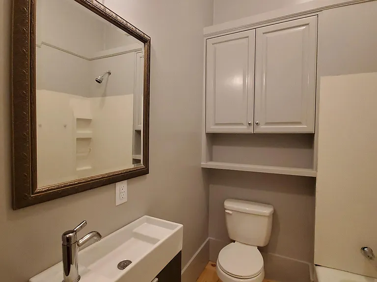 1001 S Person St — Photo 8