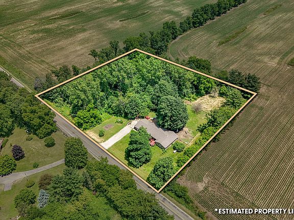 5th image of 7051 Long Lake Rd