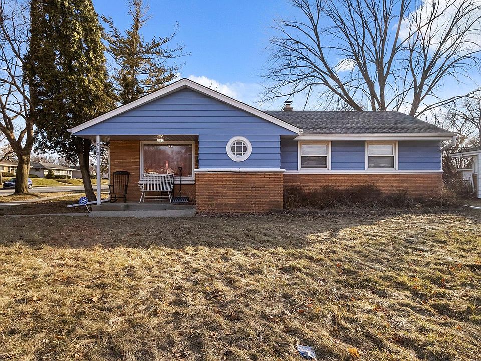 1st image of 8401 West Brentwood AVENUE