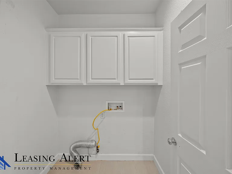 24320 Lorenzo Ln — Photo 20