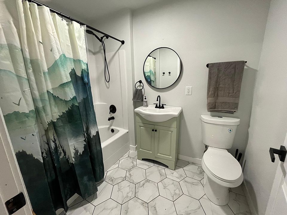 Fully renovated bathroom
