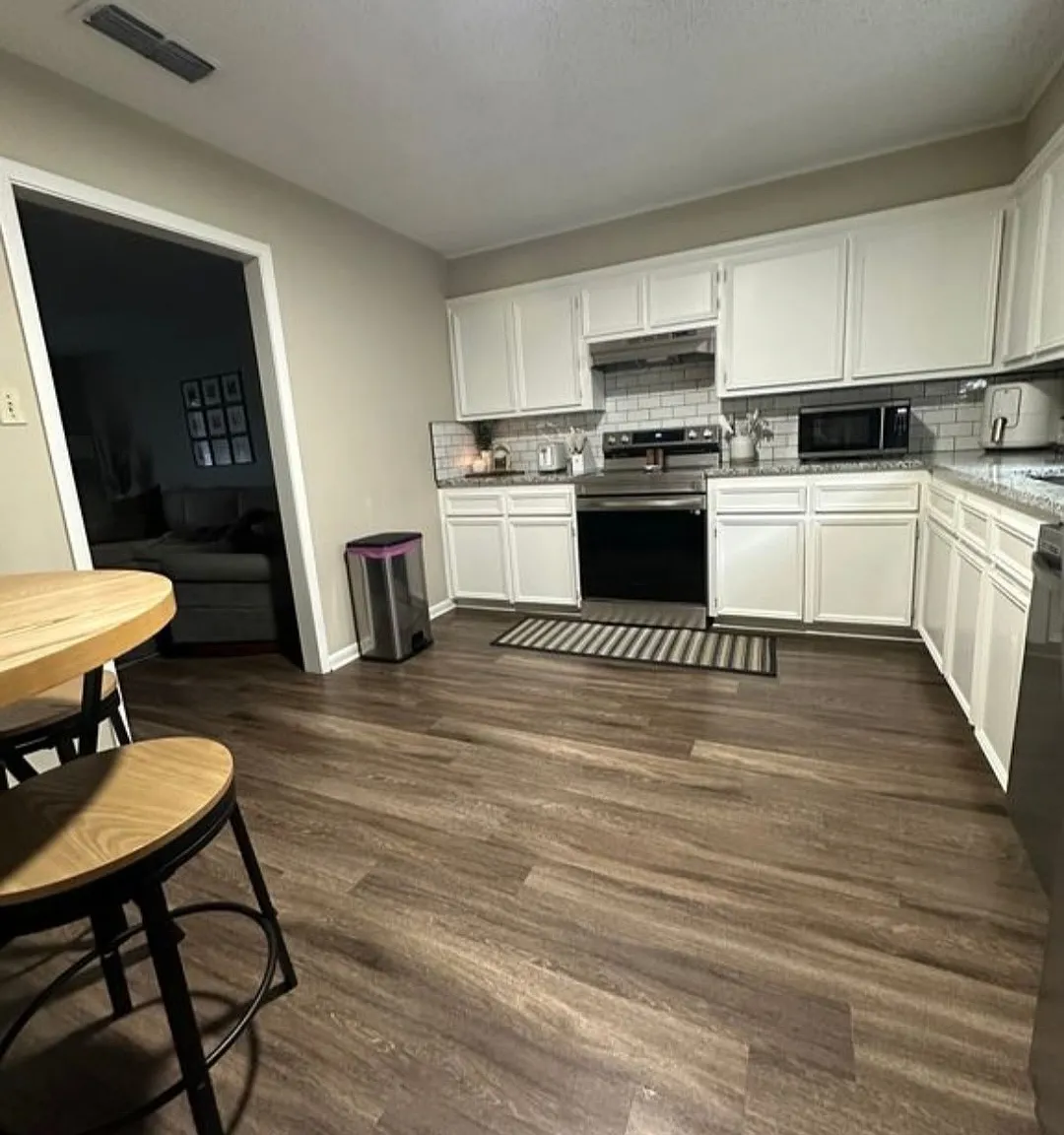 2 bed, 1100 sqft, $1,395 — Photo 3