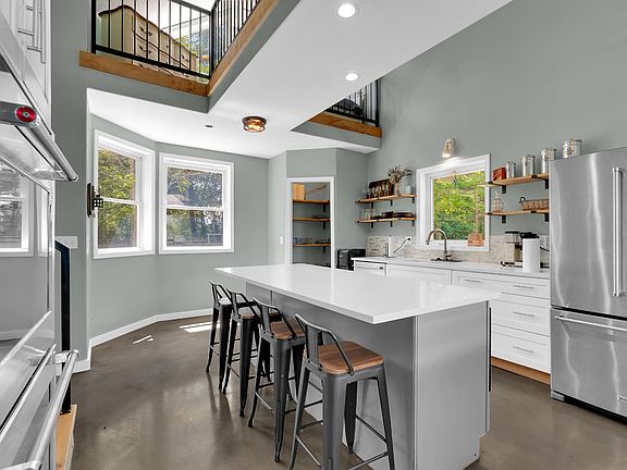 18th image of 232 Covenant Ln