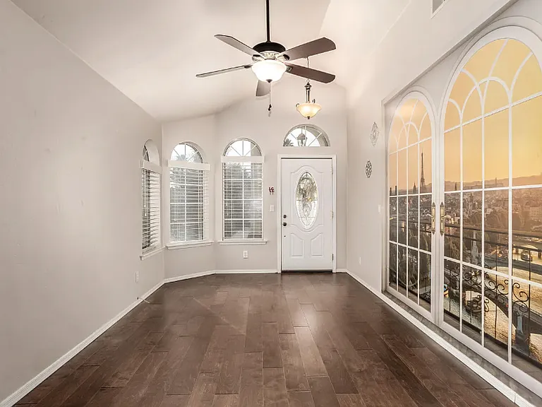 517 S Paradise Dr — Photo 4