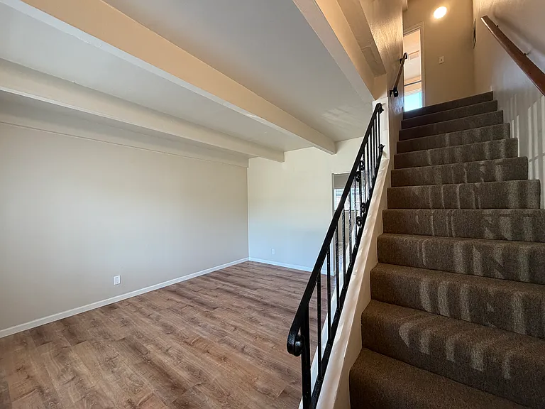 Casa de Luna Townhomes — Photo 8