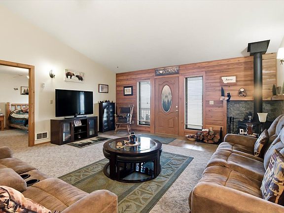 4th image of 996 Airport Rd