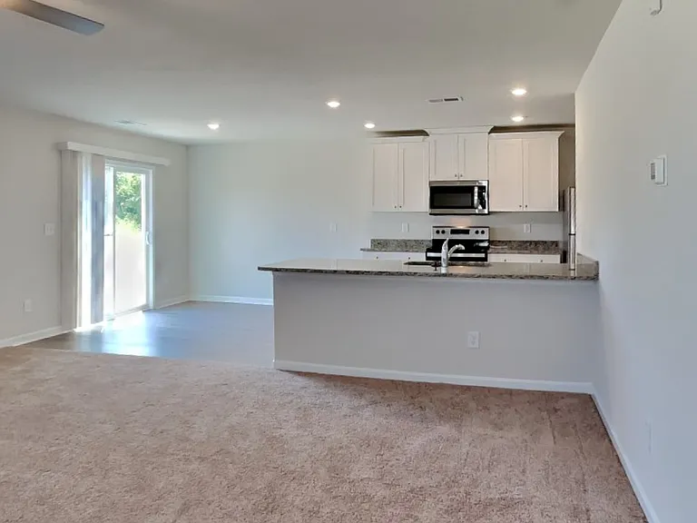 279 Royal Meadow Dr — Photo 4