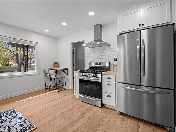 5th image of 78 Lakeside Dr NE