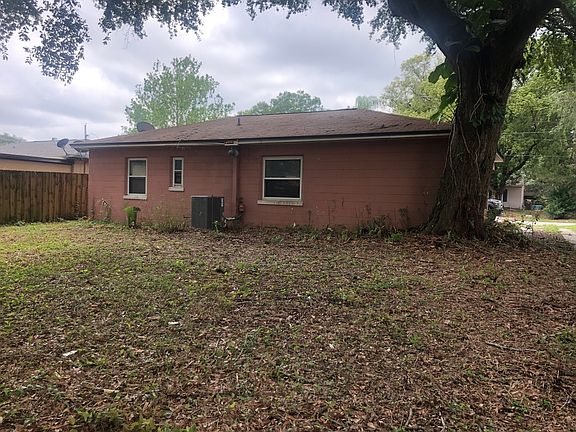 5th image of 9517 N Highland Ave