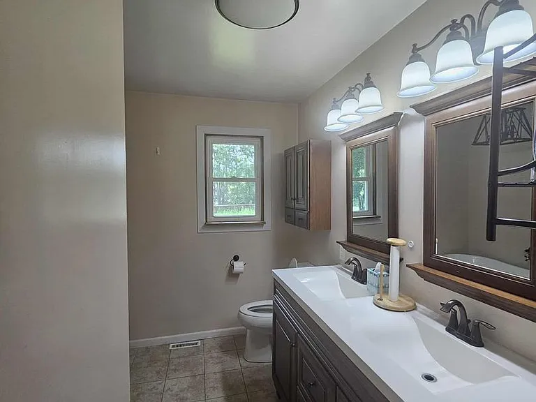 4009 Lor Ron Ave — Photo 11