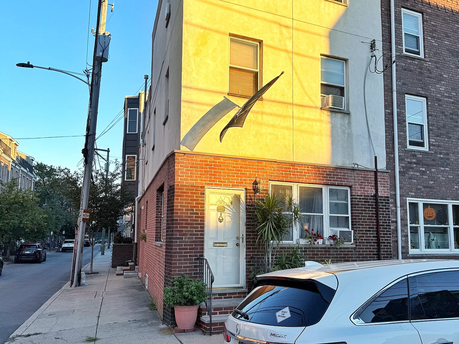 1 bed, 725 sqft, $1,295 — Photo 1