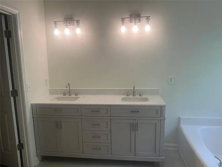 421 Holland Springs Dr — Photo 21