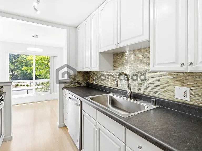 12700 NE 8th St #E303 — Photo 23