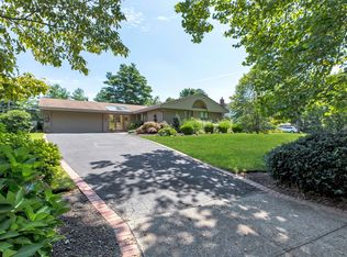 6 Maymont Ln, Stony Brook, NY 11790
