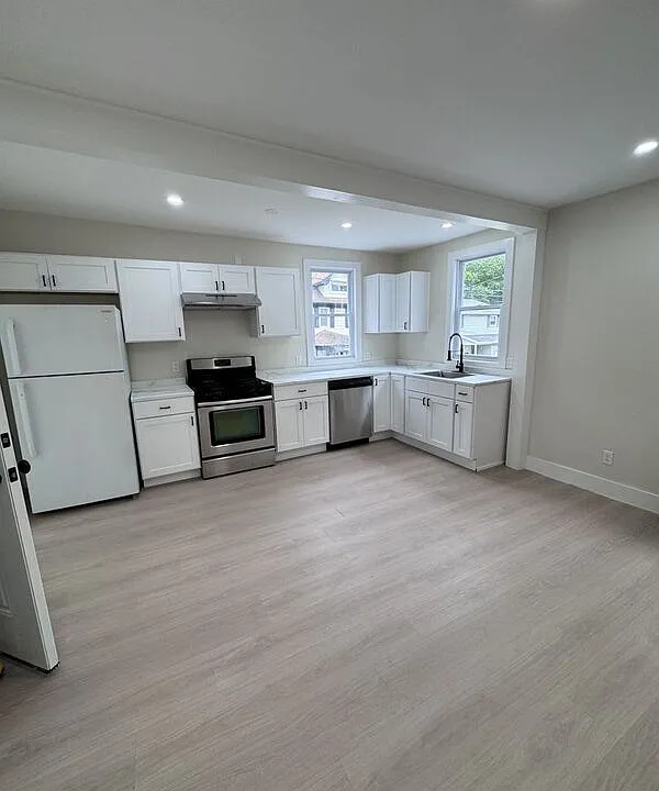 22 Fleming St #1