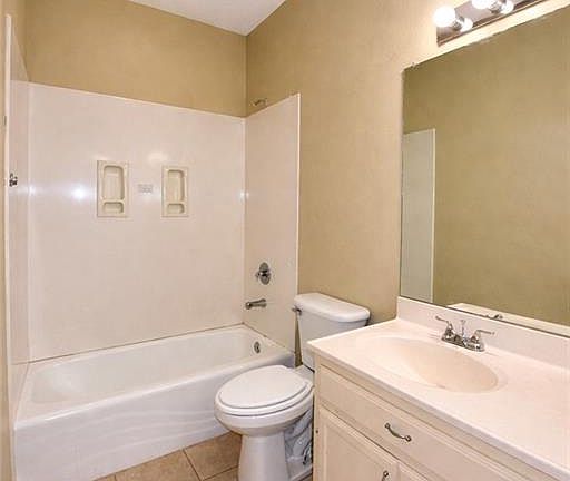 5th image of 3802 Clavel St APT 2