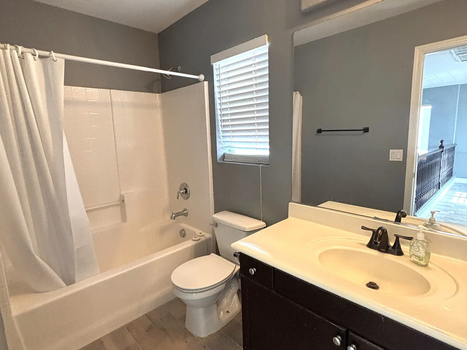 3 bed, 1569 sqft, $1,950 — Photo 3