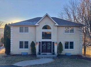 193 Kingswood Dr, Dallas, PA 18612