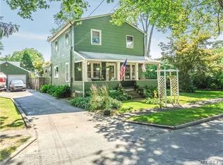 8 Harding Pl, Huntington Station, NY 11746