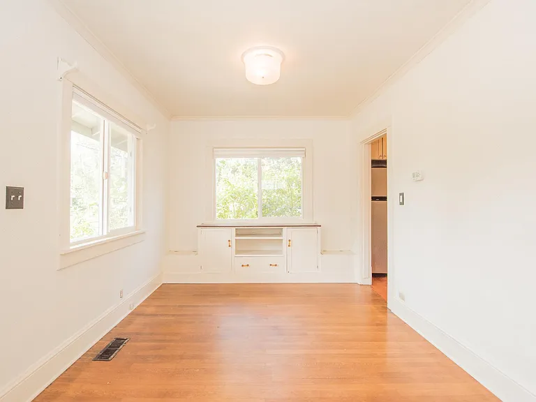 6302 SE 49th Ave — Photo 7
