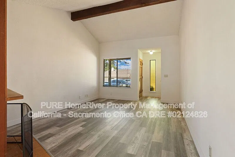2 bed, 2.0 bath, 1041 sqft, $2,095 — Photo 2