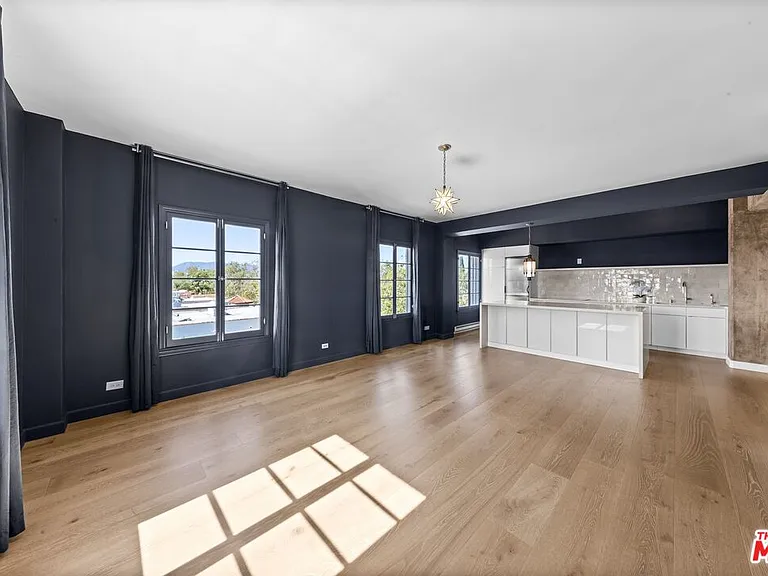 109 N Sycamore Ave #405 — Photo 4