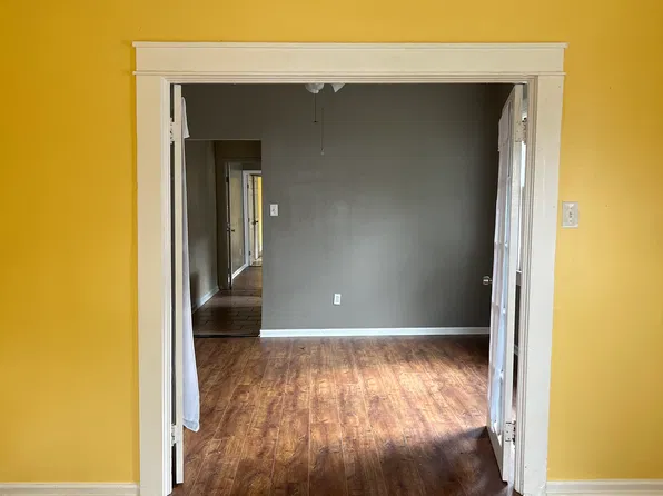 2925 Pine St, New Orleans, LA 70125