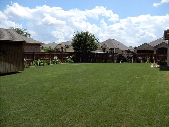 5th image of 409 Boulder Creek Dr
