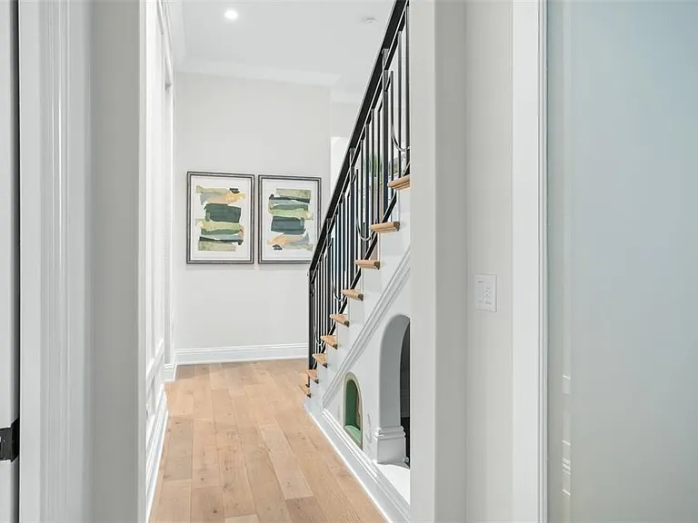 10331 Los Feliz Dr — Photo 44