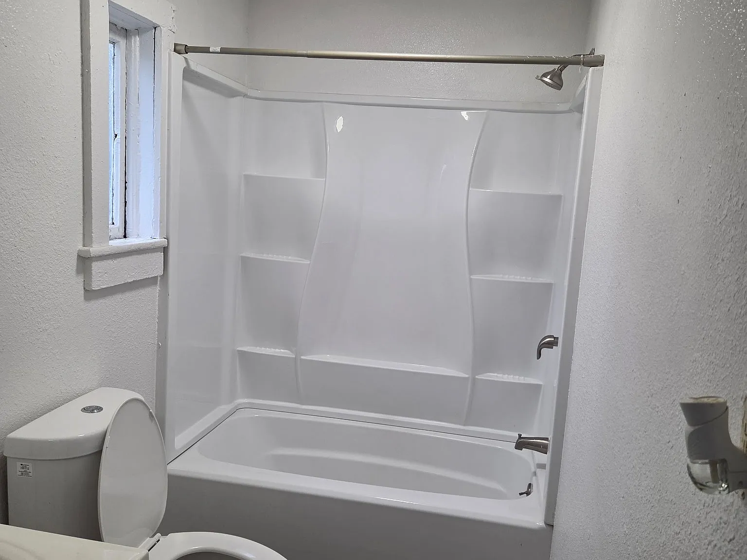 2 bed, $1,100 — Photo 4